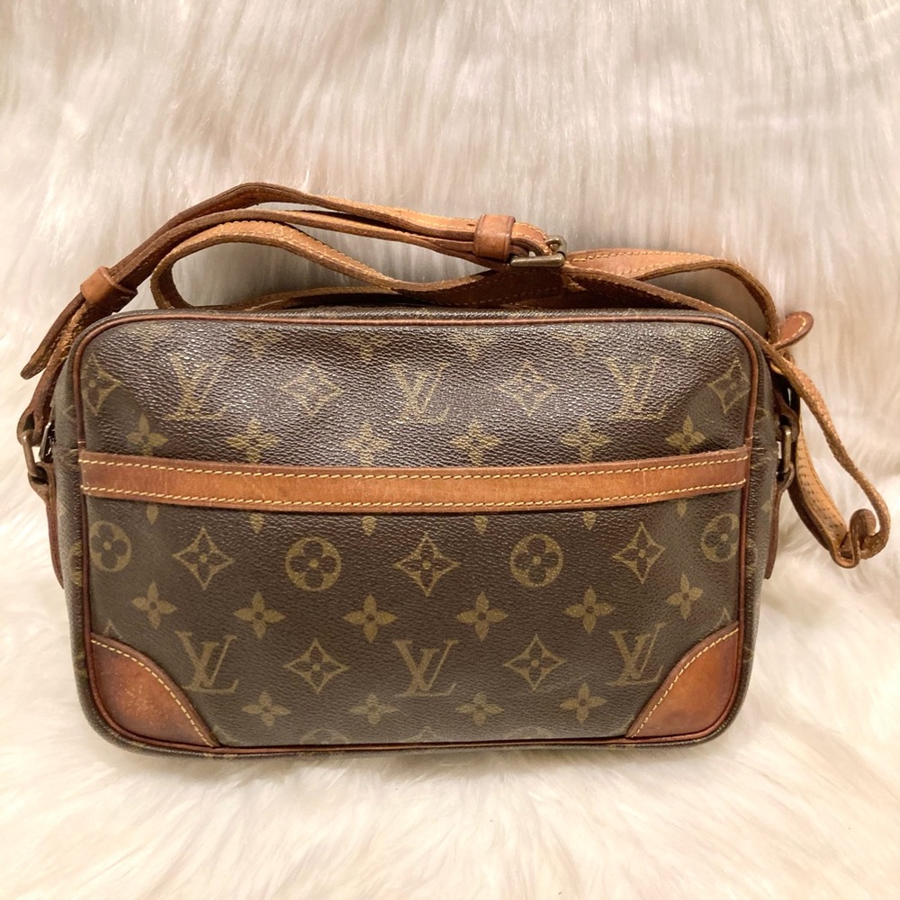 Louis Vuitton Trocadero 23 Monogram Crossbody Bag